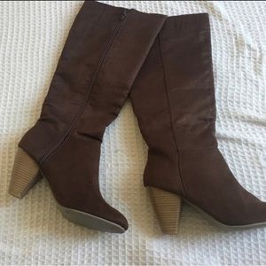 HEELED BOOTS